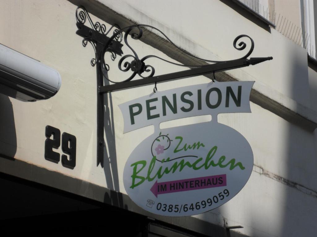 Pension Zum Blumchen Schwerin  Bagian luar foto