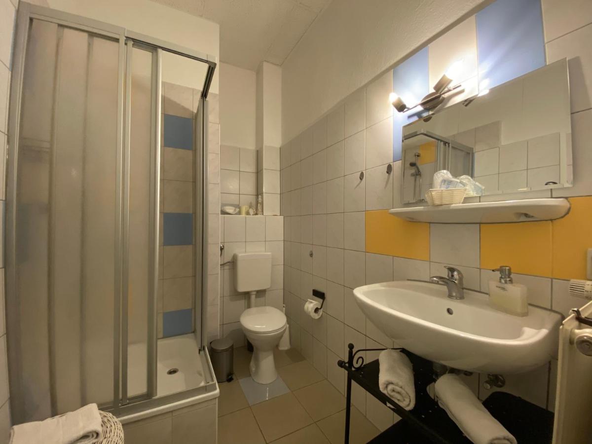 Pension Zum Blumchen Schwerin  Bagian luar foto
