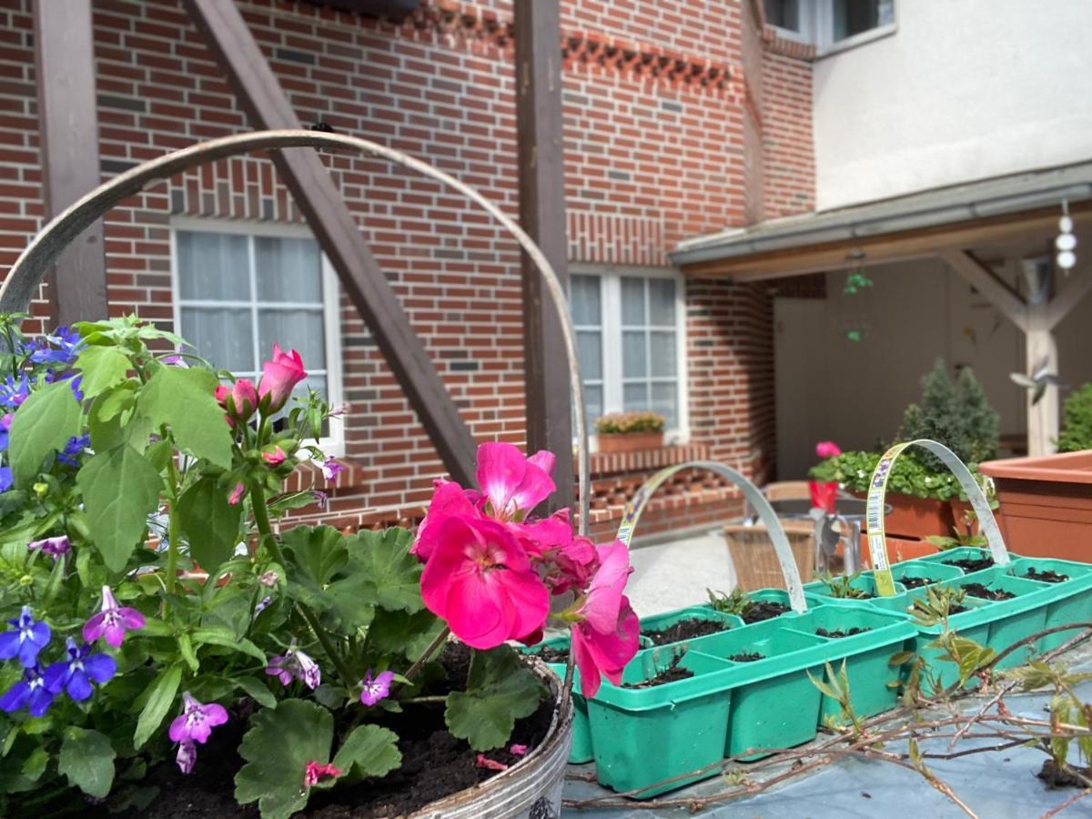Pension Zum Blumchen Schwerin  Bagian luar foto