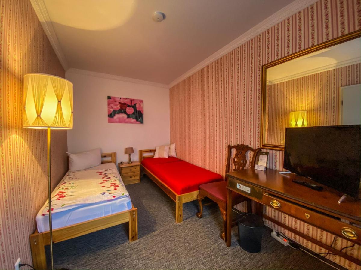 Pension Zum Blumchen Schwerin  Bagian luar foto